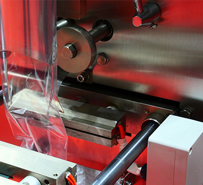 Pouch Packaging Machinery Market by Product and Geography - Forecast and Analysis 2021-2025